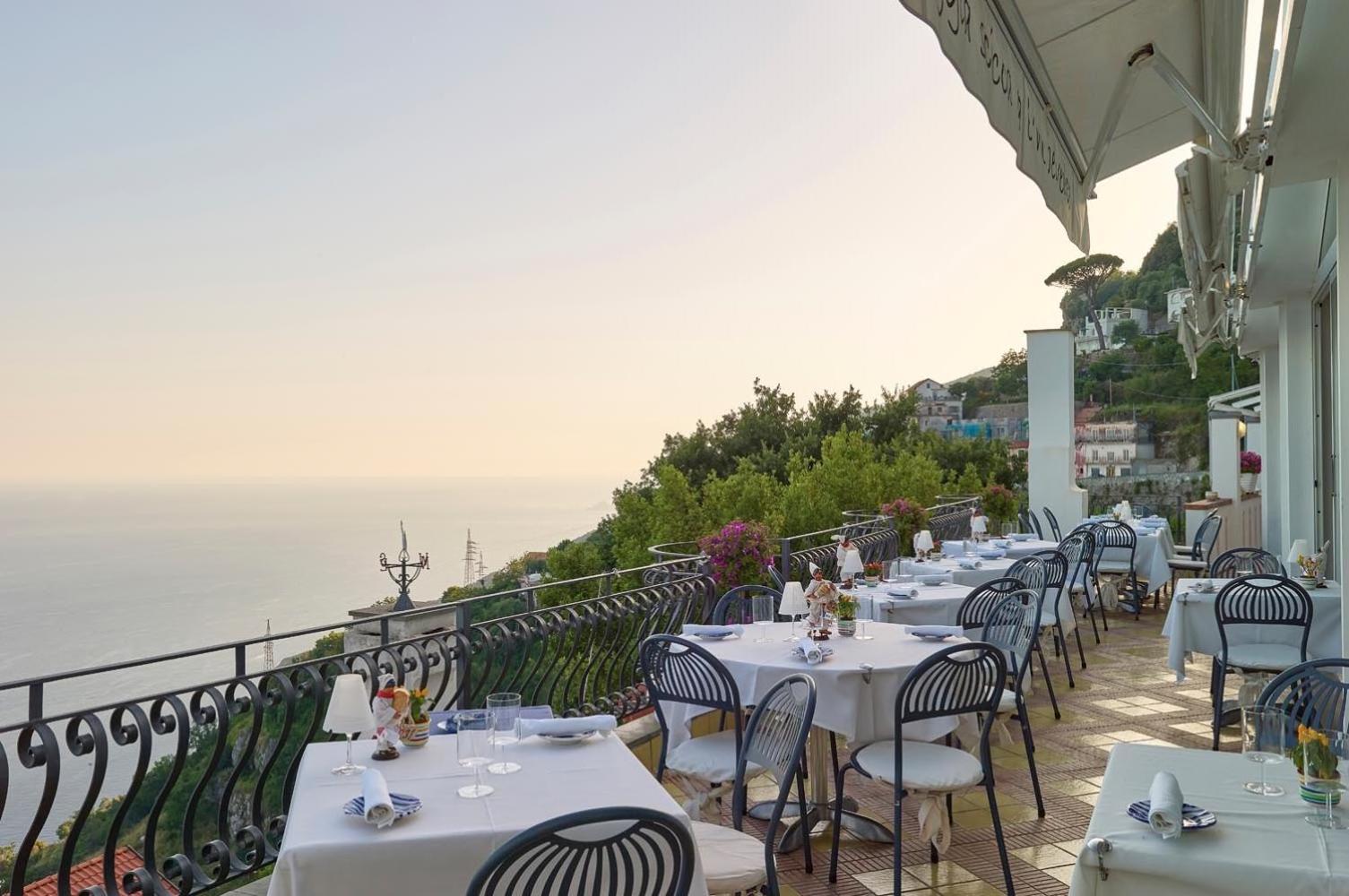 Albergo Dipinto BaccoФуроре Экстерьер фото